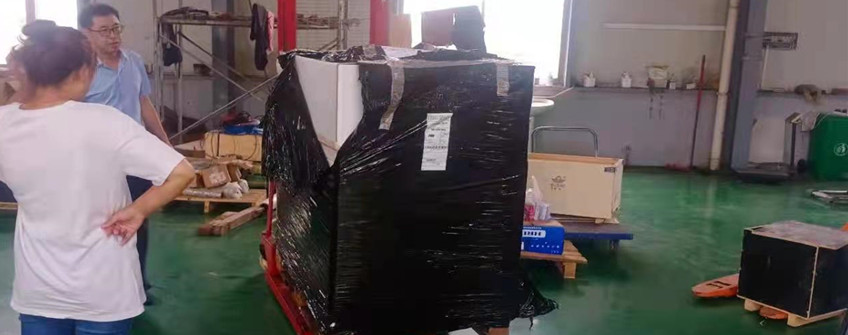 意大利注塑机配件上；〗谇骞